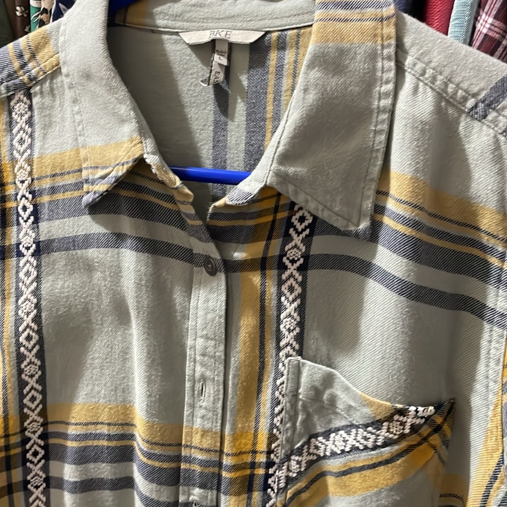 BKE eased fit women’s western Plaid Button-Up Shirt large